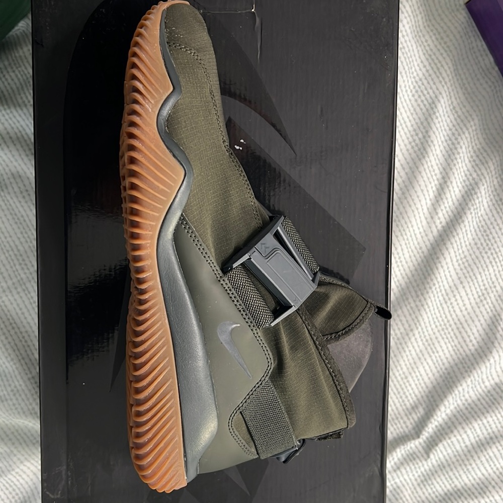 Nike Komyuter PRM size 10